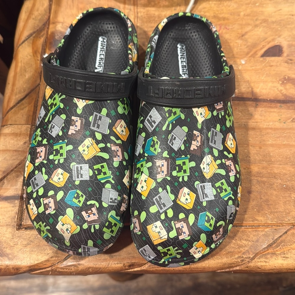 Like New Crocs